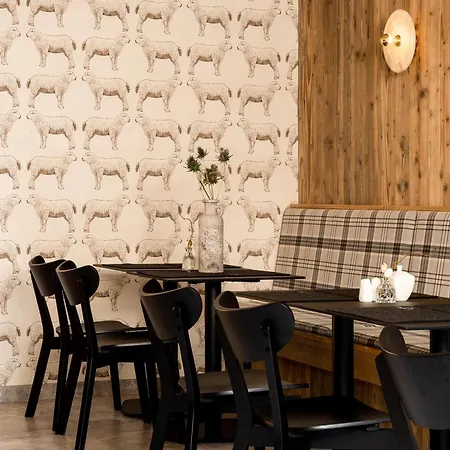 Owce Dwie ベッド・アンド・ブレックファスト 3*