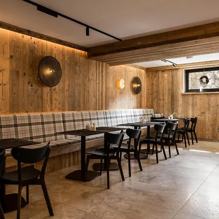 ベッド・アンド・ブレックファスト Owce Dwie ザコパネ