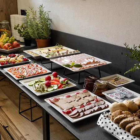 ベッド・アンド・ブレックファスト Owce Dwie ザコパネ